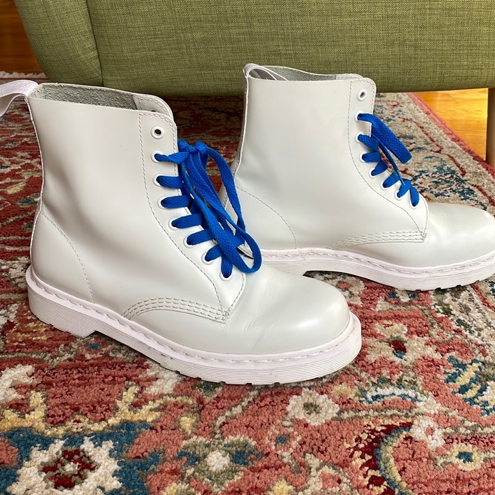 White Pascal 1460 Dr Martens women’s 10, men’s 8